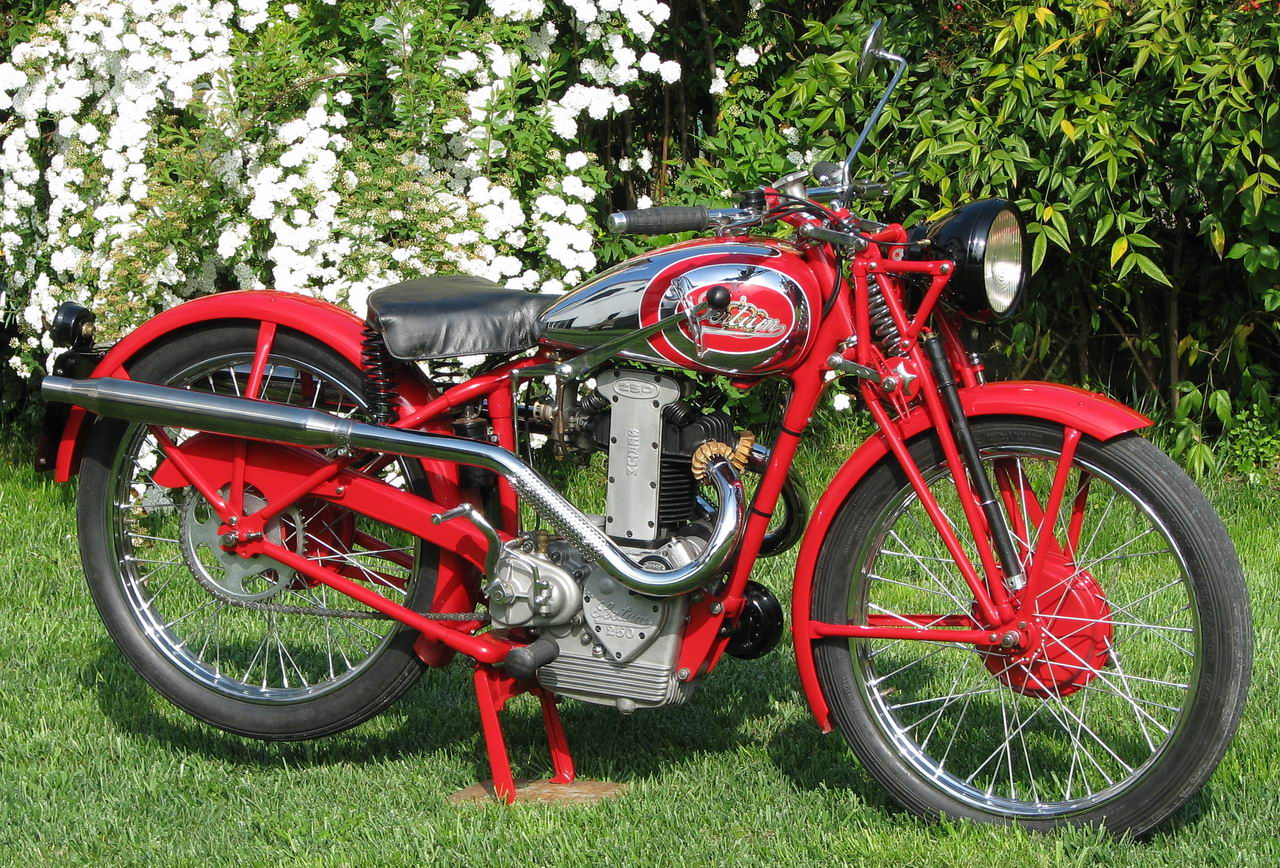 1934 Sertum 250 VT SS 1.jpg