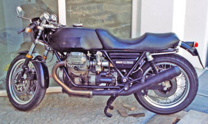 Motorcycle-MotoGuzzi-V850-LeMans.jpg